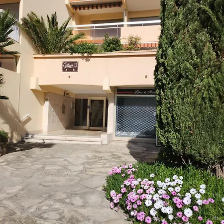 Apartment De *
